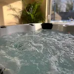 Prázdninový dům Maison Bord De Marne Pour 10 Personnes Avec Jacuzzi
