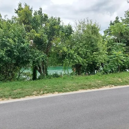 Prázdninový dům Maison Bord De Marne Pour 10 Personnes Avec Jacuzzi