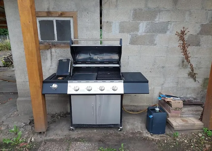 Holiday home Maison Bord De Marne Pour 10 Personnes Avec Jacuzzi Chalons-en-Champagne