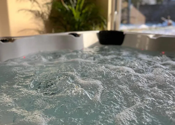 Holiday home Maison Bord De Marne Pour 10 Personnes Avec Jacuzzi